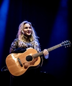 IO Guitar 250x300 v2